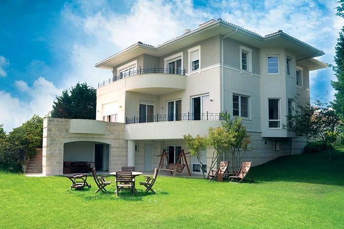 West Wall Marina Villalari Istanbul Europe / Beylikduzu