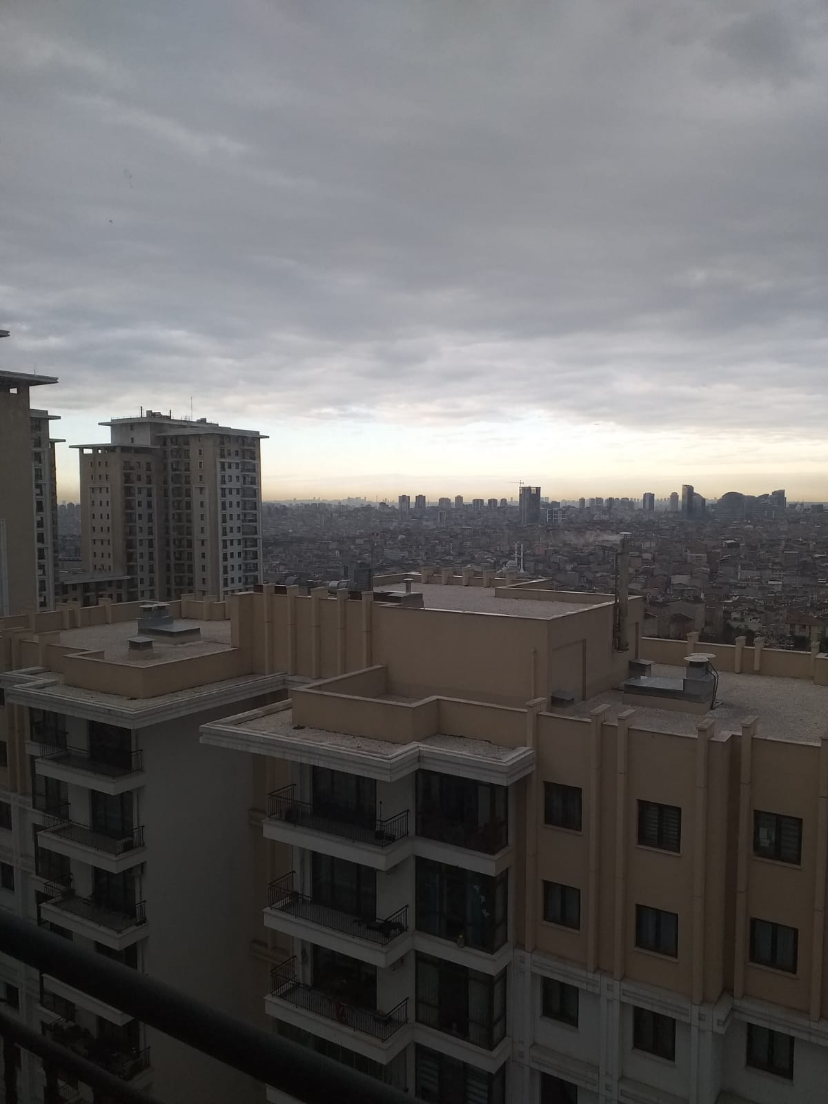 شقة للبيع باطلالة رائعة في اسطنبول إسنلر