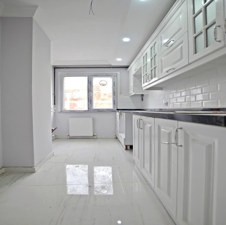 شقة سكنية للبيع في اسطنبول أوروبا بيلك دوزو