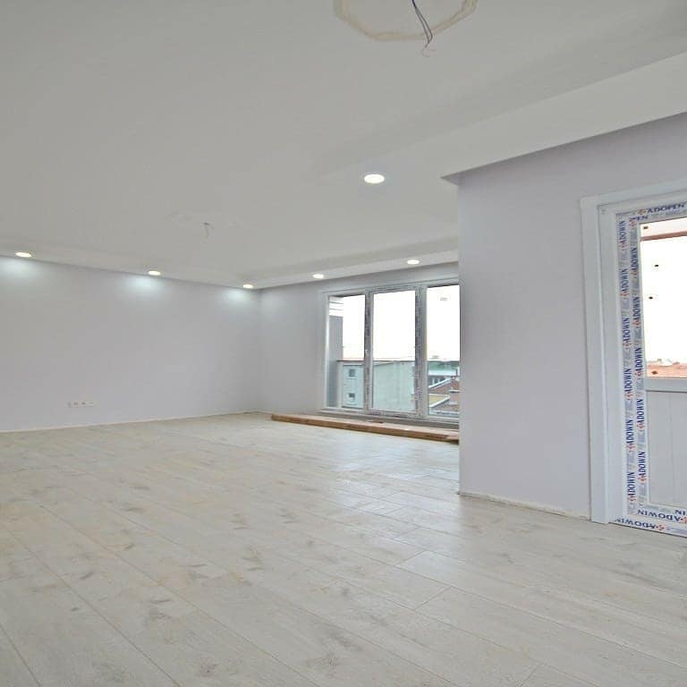 شقة سكنية للبيع في اسطنبول أوروبا بيلك دوزو