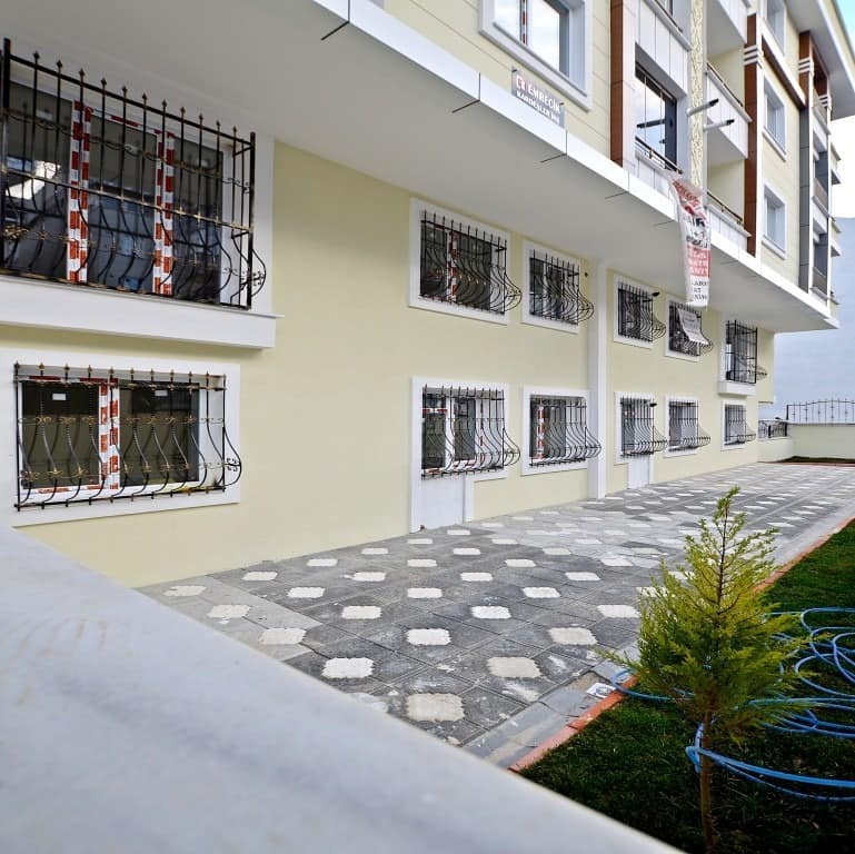 شقة سكنية للبيع في اسطنبول أوروبا بيلك دوزو