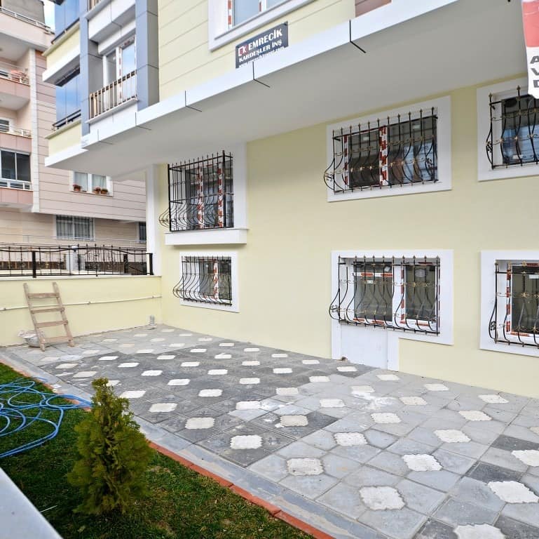 شقة سكنية للبيع في اسطنبول أوروبا بيلك دوزو